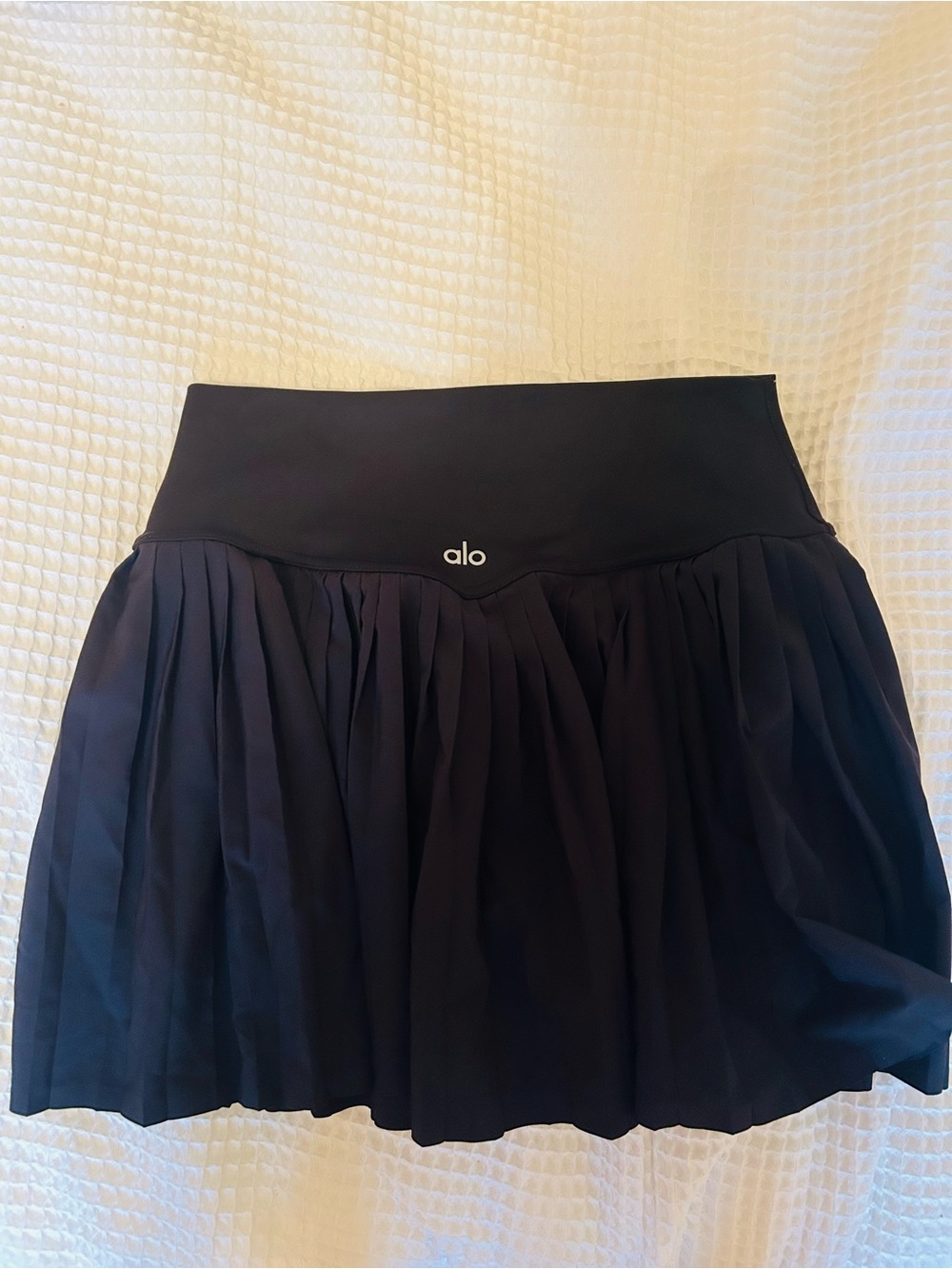 ALO Yoga Black Pleated Skater Skirt - Picture 1 of 2